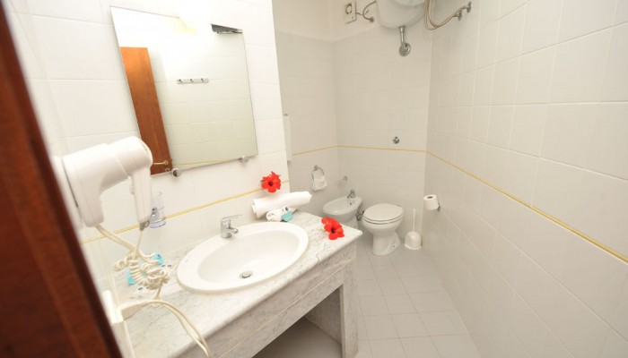 Hotel Club Santa Sabina bagno